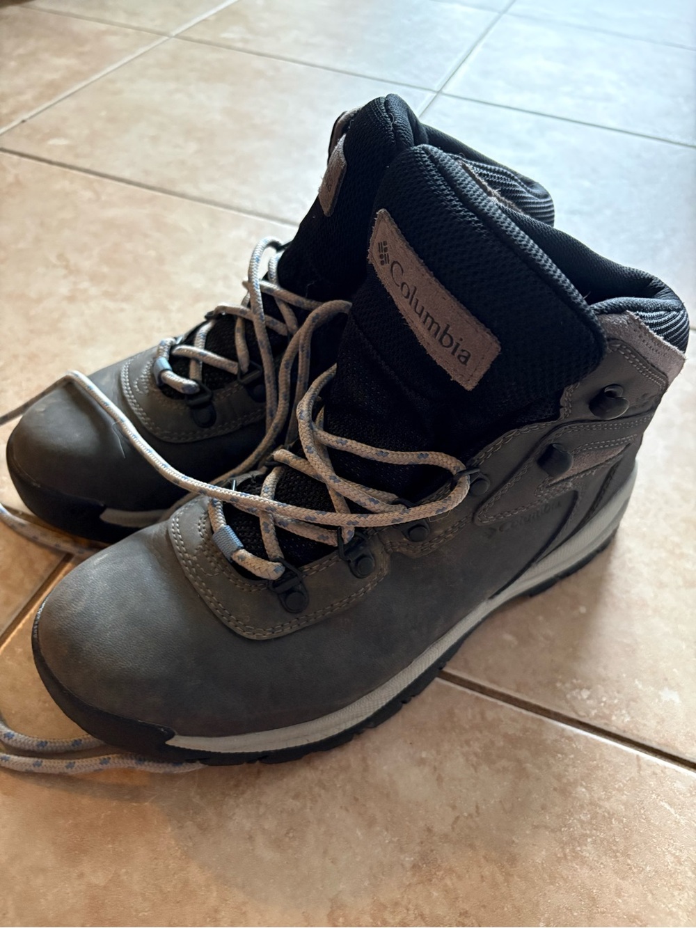 Columbia Women’s Gray Hiking Boots - Durable Outdoor Footwear size 9